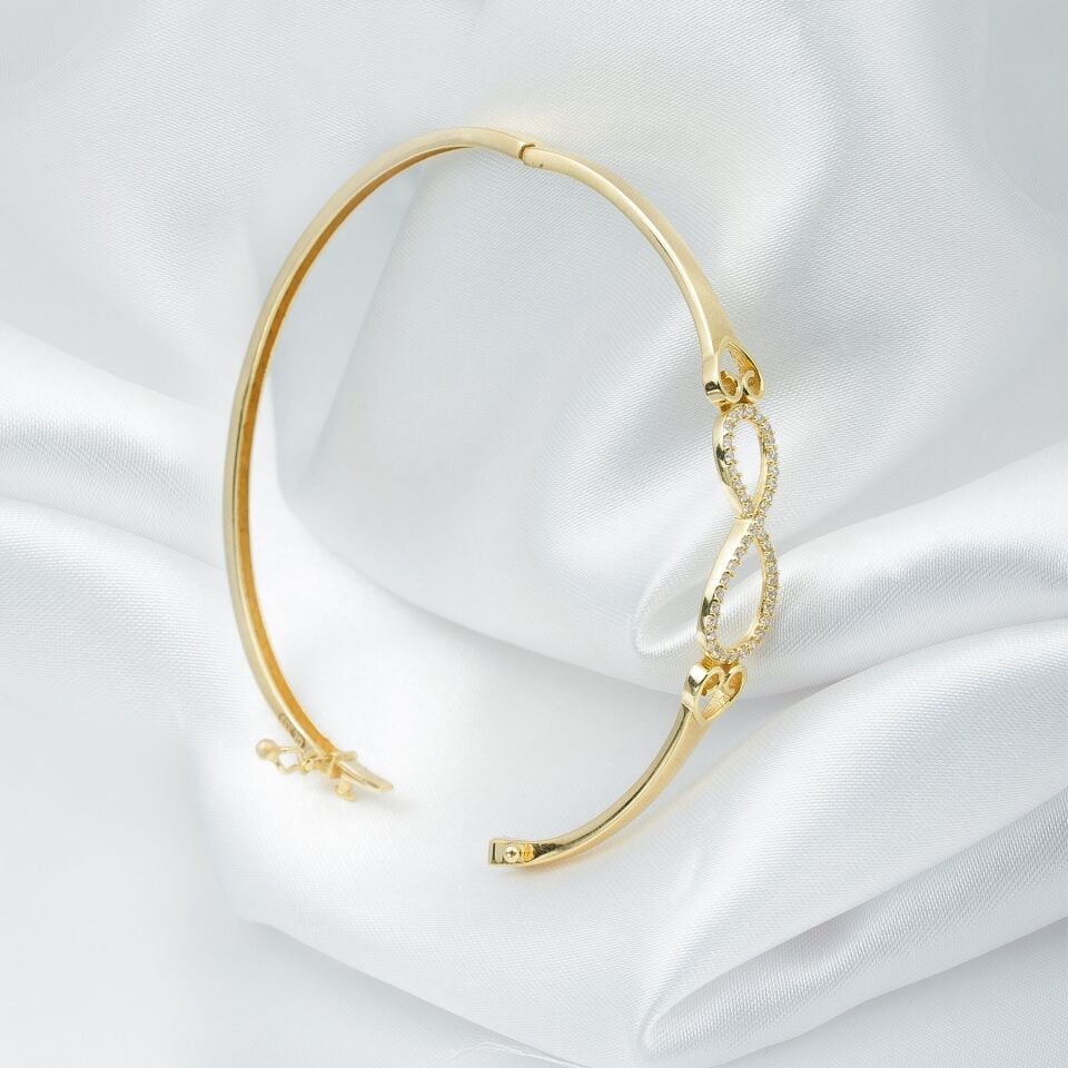 Sonsuzluk Taşlı Kelepçe Altın Bilezik