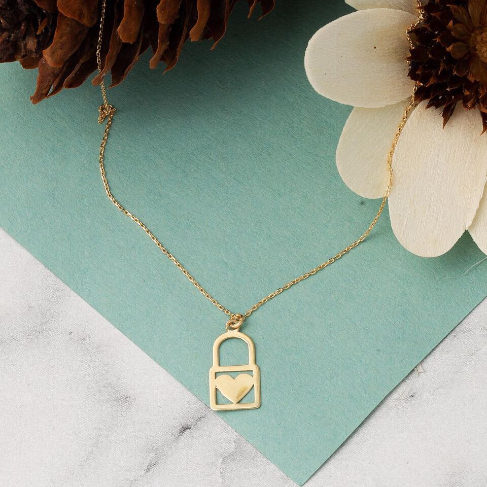 Asma Kilit Kalpli Altın Kolye