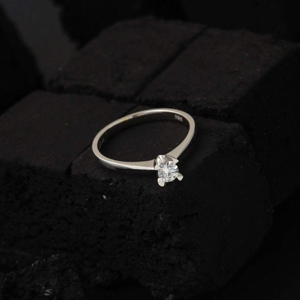 0,22 ct. Klasik Pırlanta Tektaş Yüzük