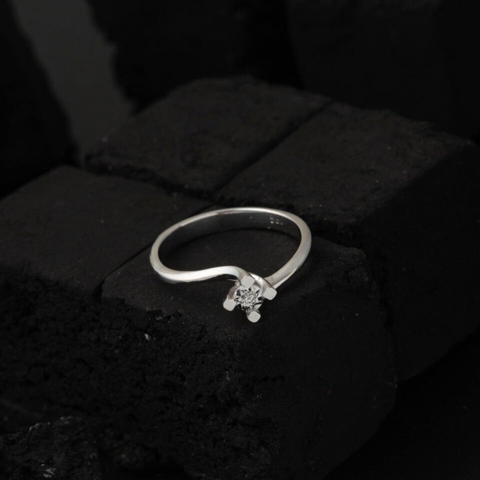 0,04 ct. Mevlana Efekt Pırlanta Tektaş Yüzük