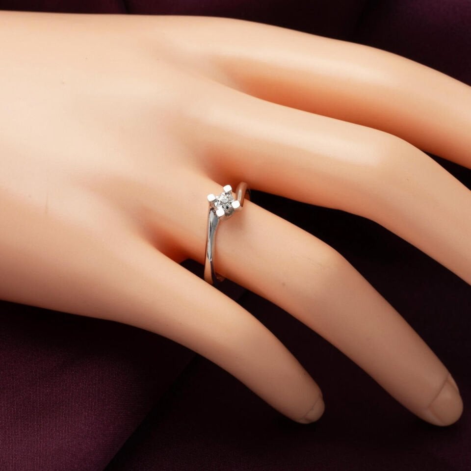 0,04 ct. Mevlana Efekt Pırlanta Tektaş Yüzük