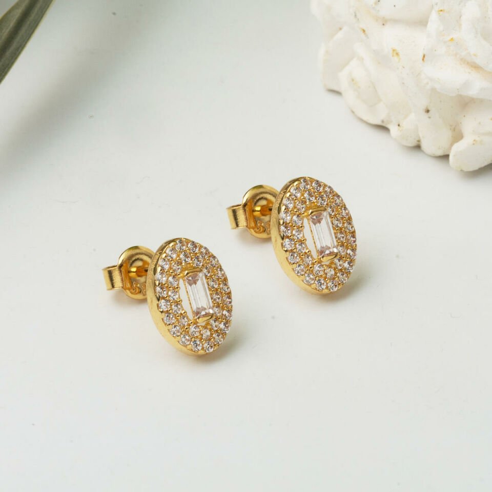 14 Ayar Oval Model Baget Taşlı Altın Küpe
