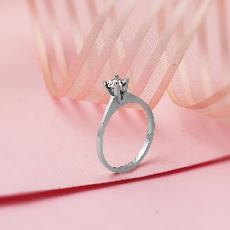 0,07 ct. Efekt Tektaş Pırlanta Yüzük