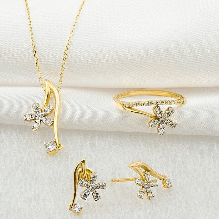 Jival Yıldızlı 14 Ayar Altın Takı Seti