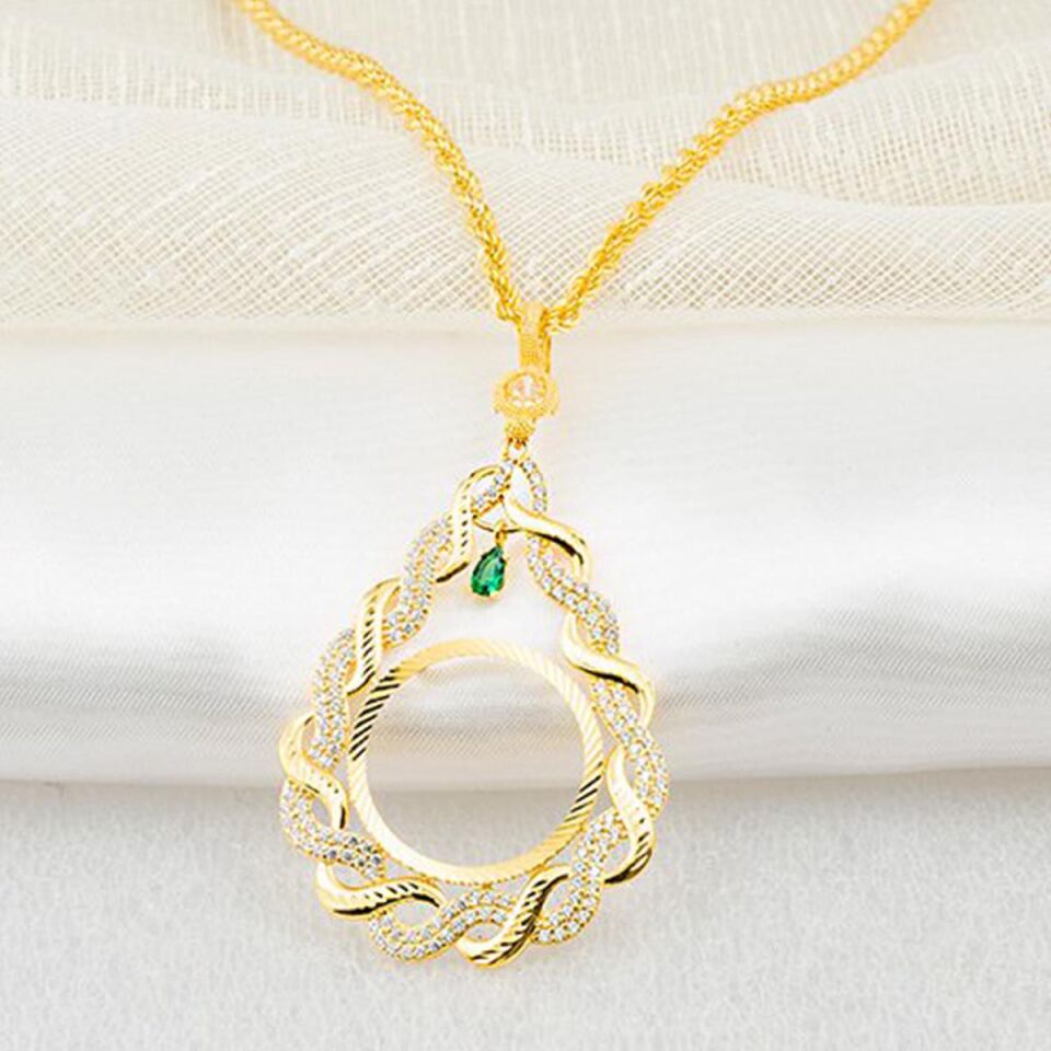 Yarım Altın Çerçeveli + Altın Zincirli Kolye