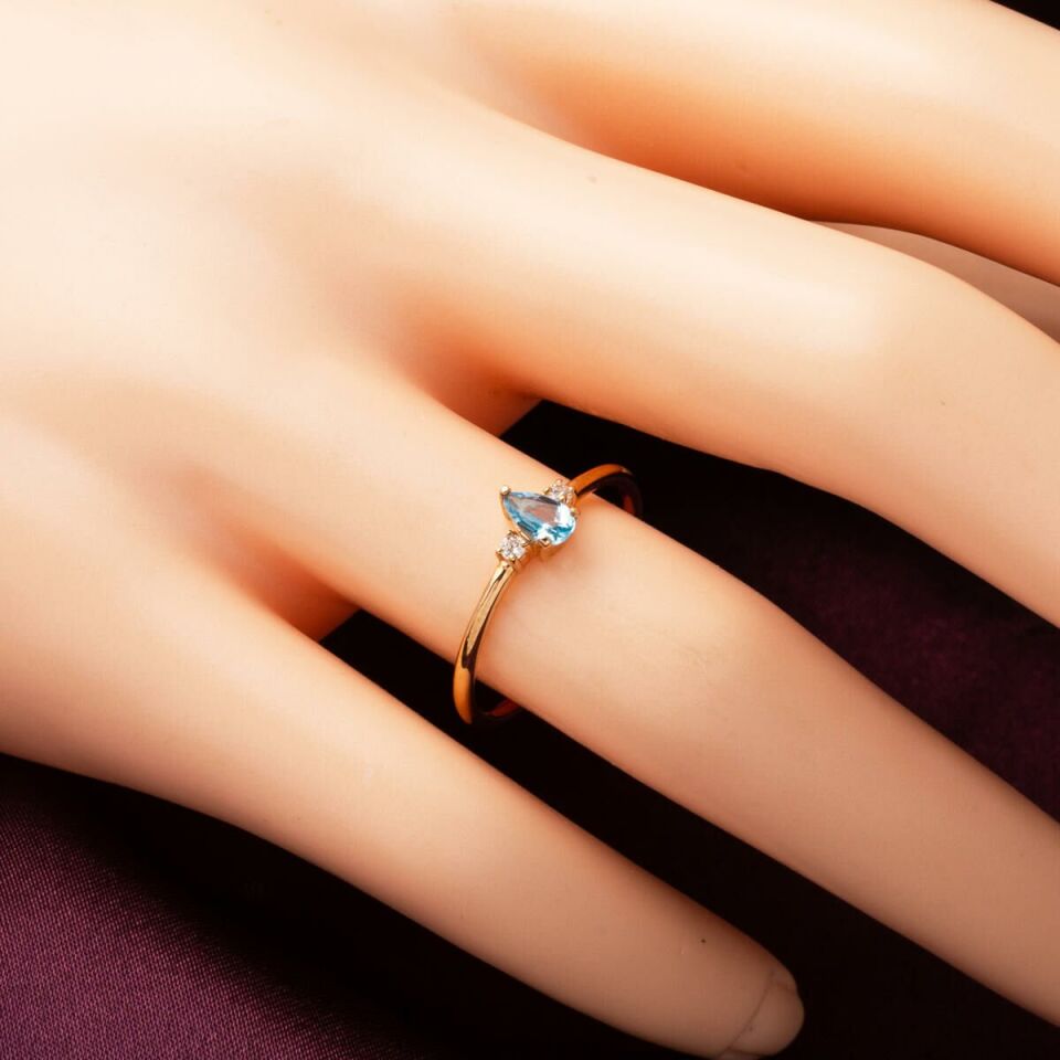 Blue Topaz Taşlı Altın Pırlanta Yüzük