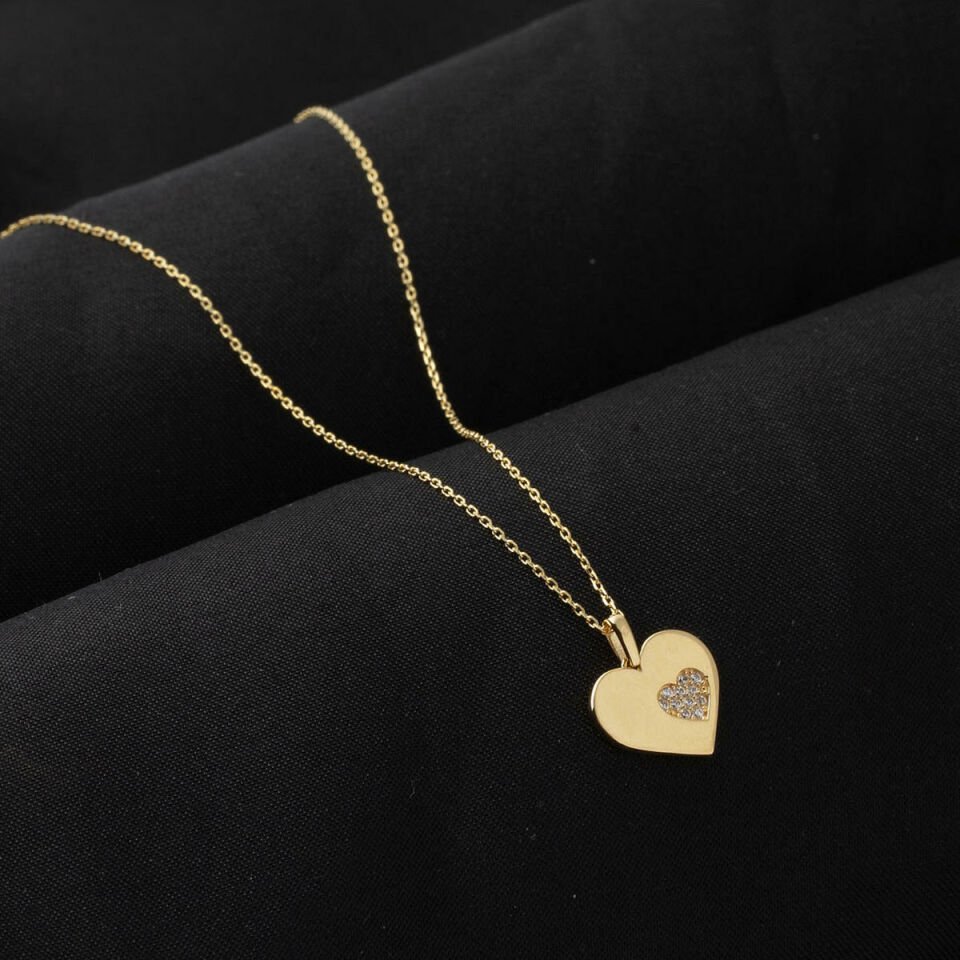 Taşlı Kalp Altın Kolye Zincirli