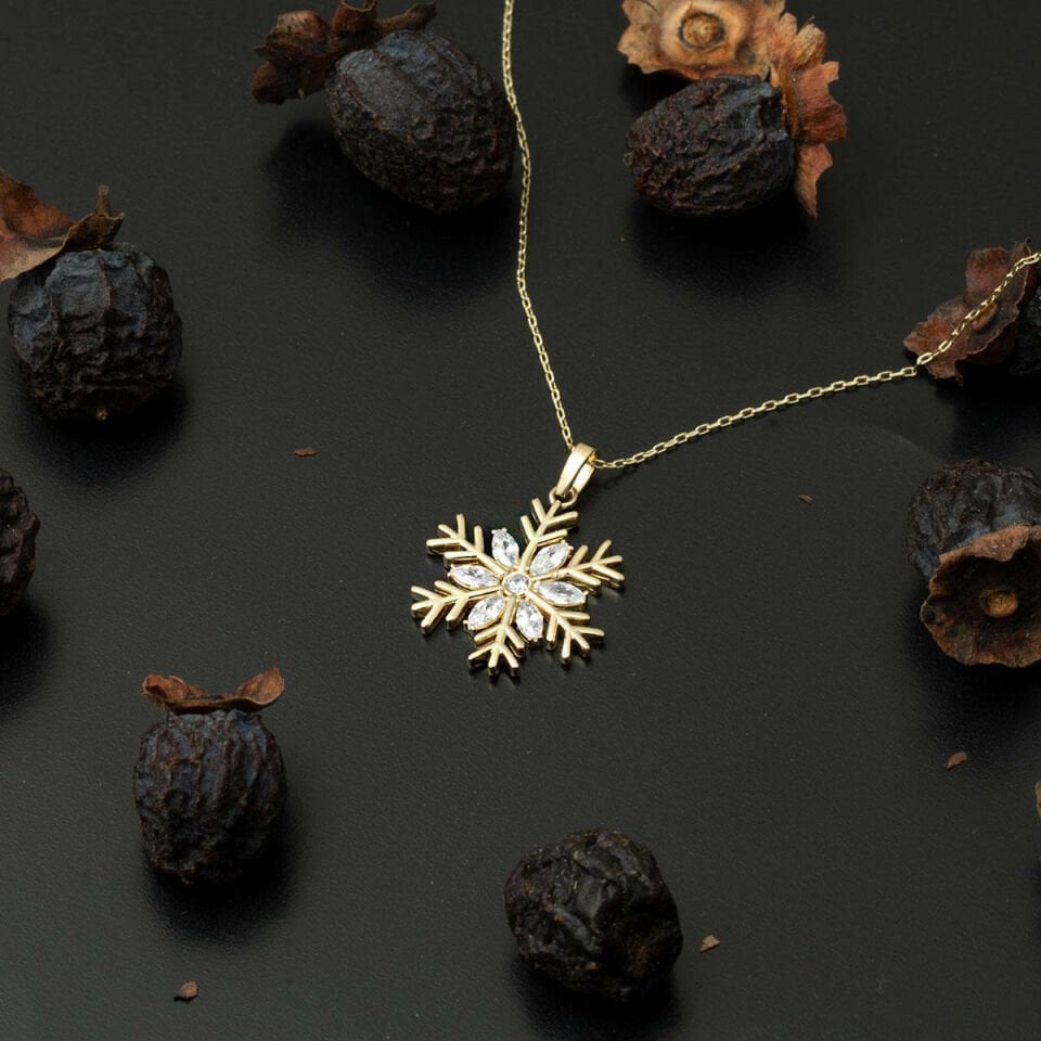 Damla Taşlı Kartanesi Altın Kolye