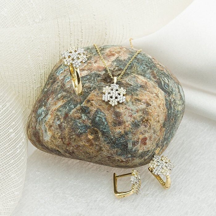 Kartanesi Taşlı 14 Ayar Altın Takı Seti