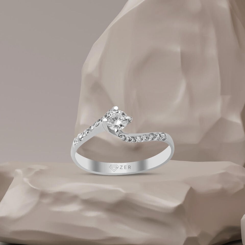 0,33 ct. Kolları Taşlı Tektaş Pırlanta Yüzük