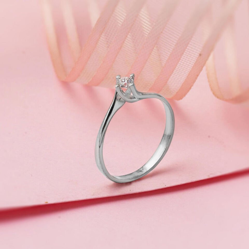 0,18 ct. Mevlana Model Tektaş Pırlanta Yüzük