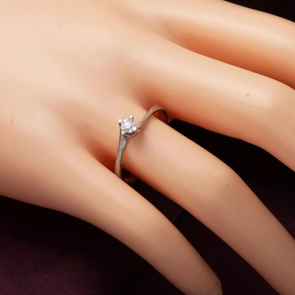 0,18 ct. Mevlana Model Tektaş Pırlanta Yüzük