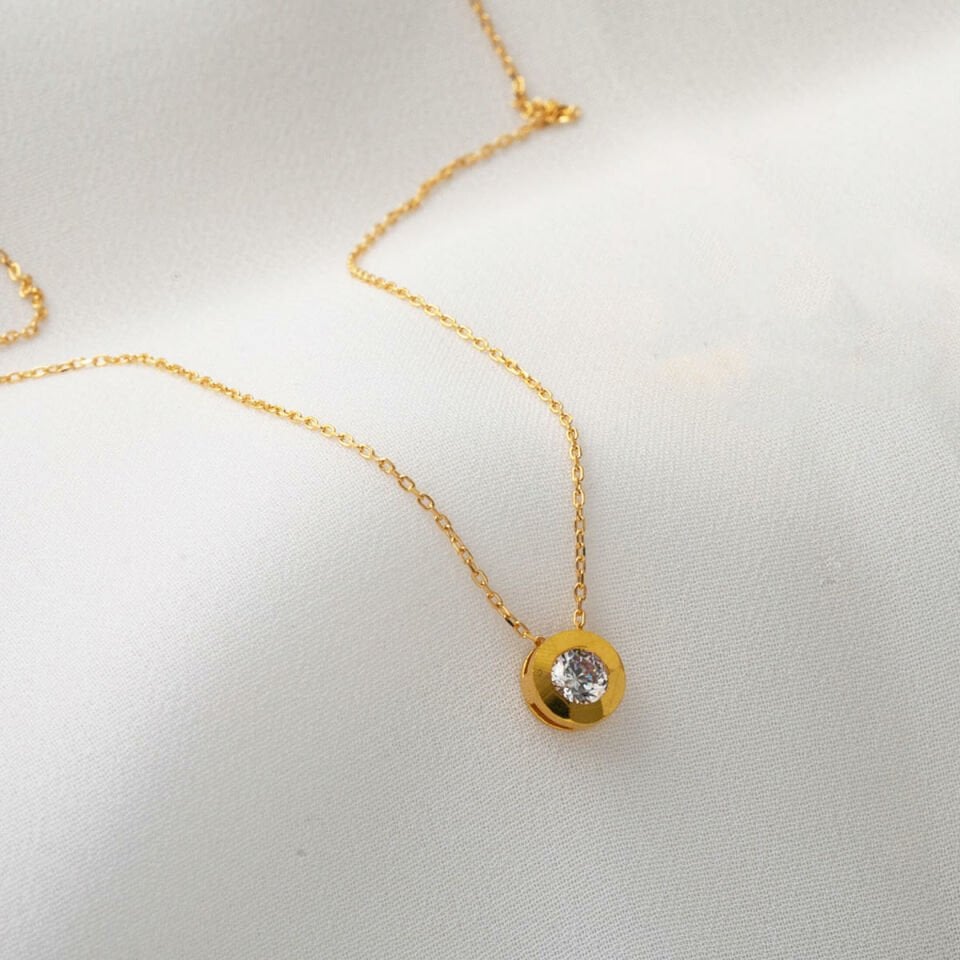 Tek Taşlı Yuvarlak Tasarım 22 Ayar Altın Kolye