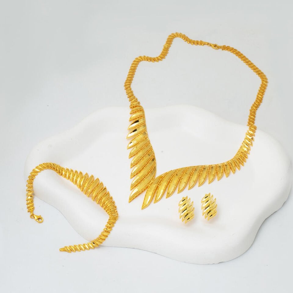 Modern Ajda Altın Taşsız Takı Seti