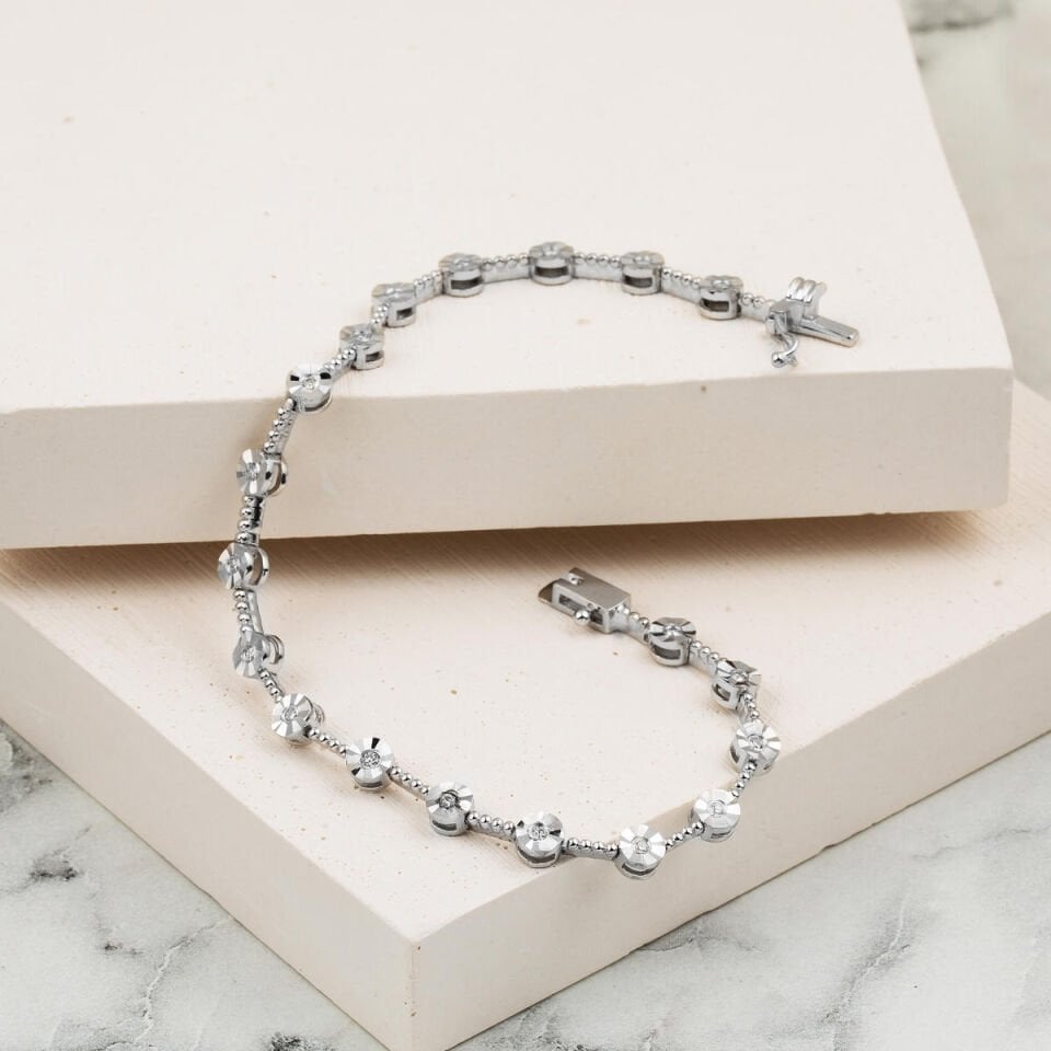 0,30 Karat Pırlantalı Suyolu Beyaz Altın Bileklik