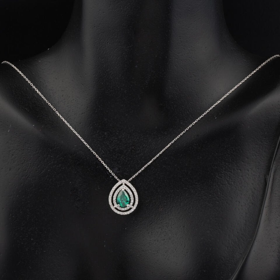 0,20 Karat Pırlantalı Zümrütlü Kolye