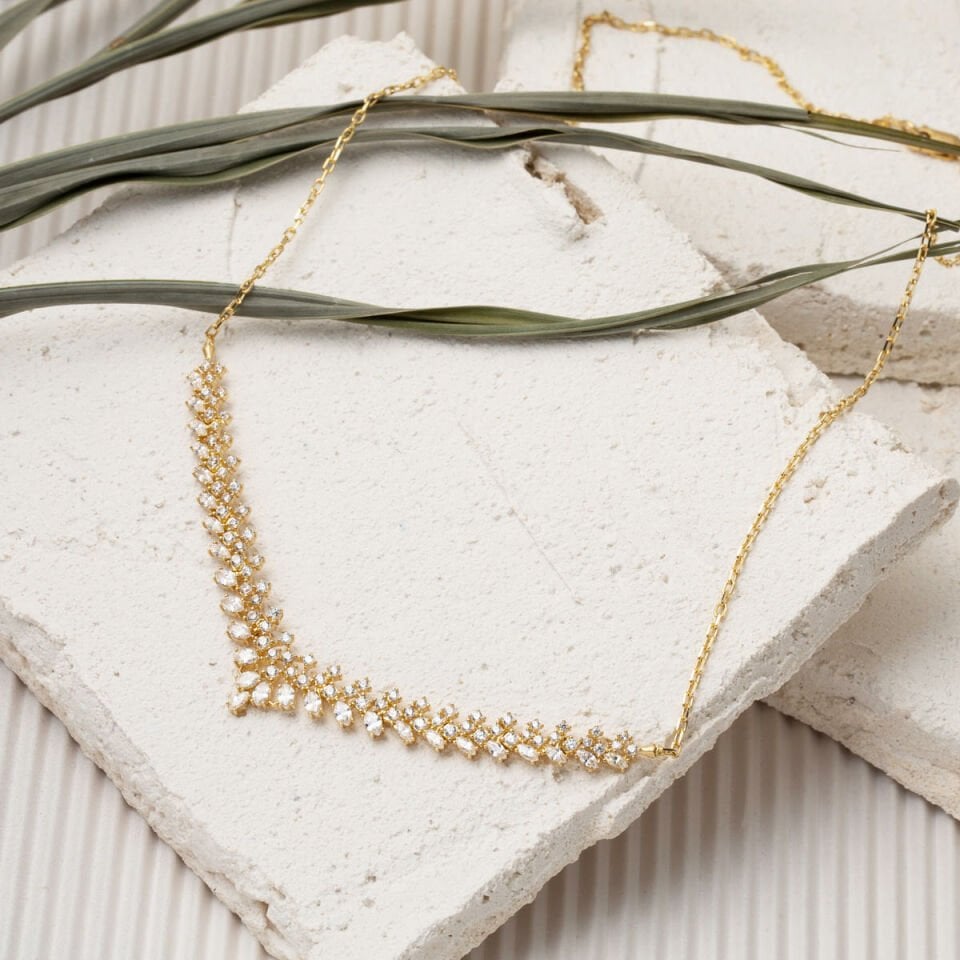 Modern Tasarım 14 Ayar Altın Hanımeli Takı Seti