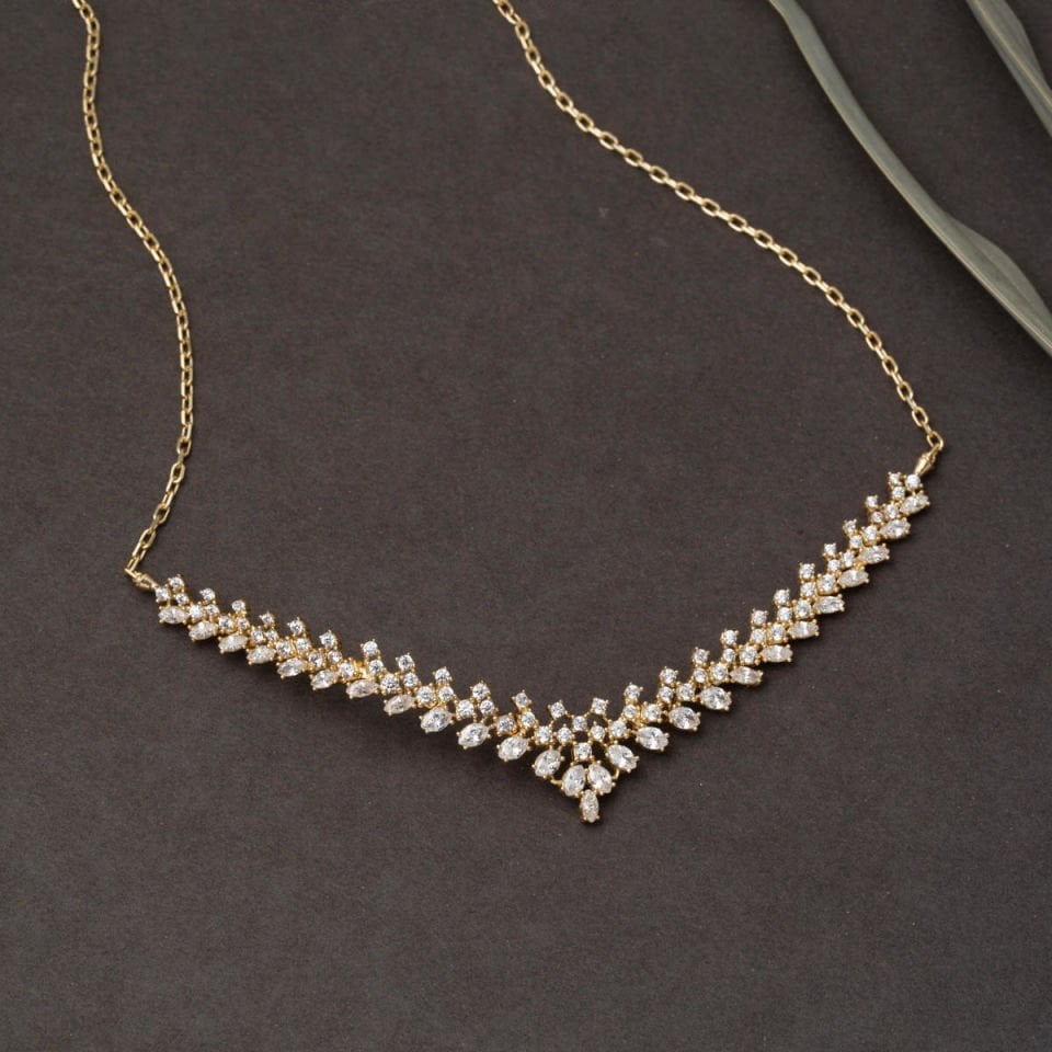 Modern Tasarım 14 Ayar Altın Hanımeli Takı Seti