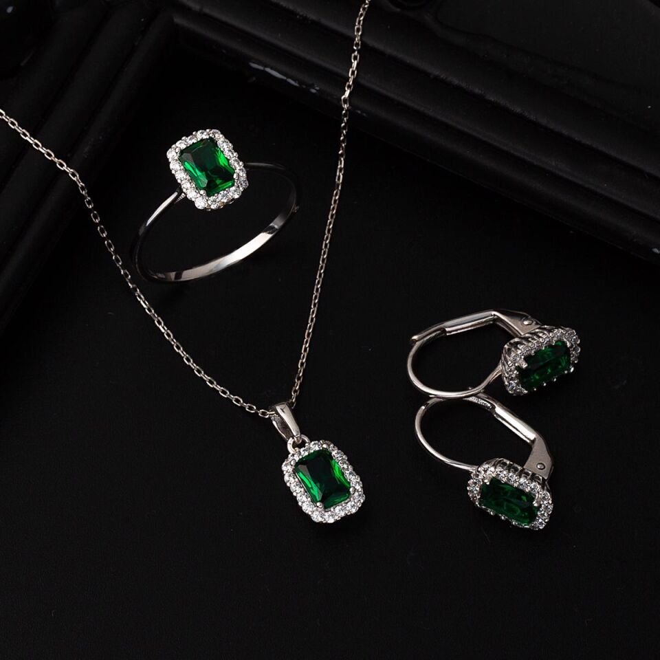 Yeşil Baget Taşlı Üçlü Altın Set