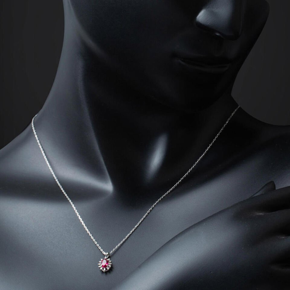 0,50 Yakut Pırlantalı Kolye