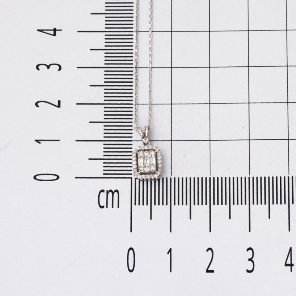 14 Ayar Altın 0.25 ct Baget Kesim Pırlanta Kolye