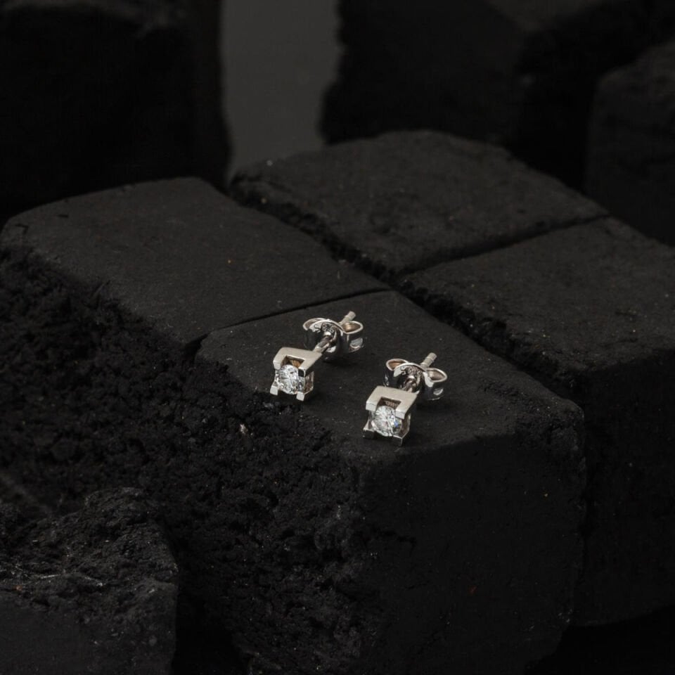 0,16 Karat Tektaş Pırlanta Küpe