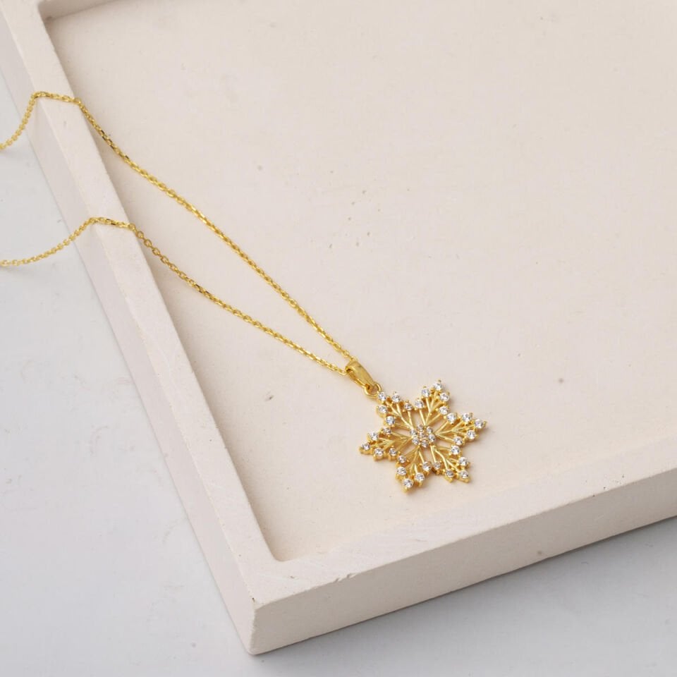 Fantezi Kartanesi Tasarımlı Altın Kolye