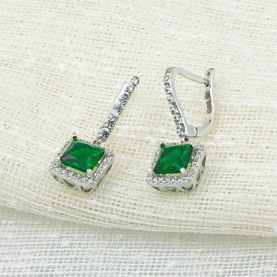 Yeşil Kare Taşlı 14 Ayar Altın Küpe