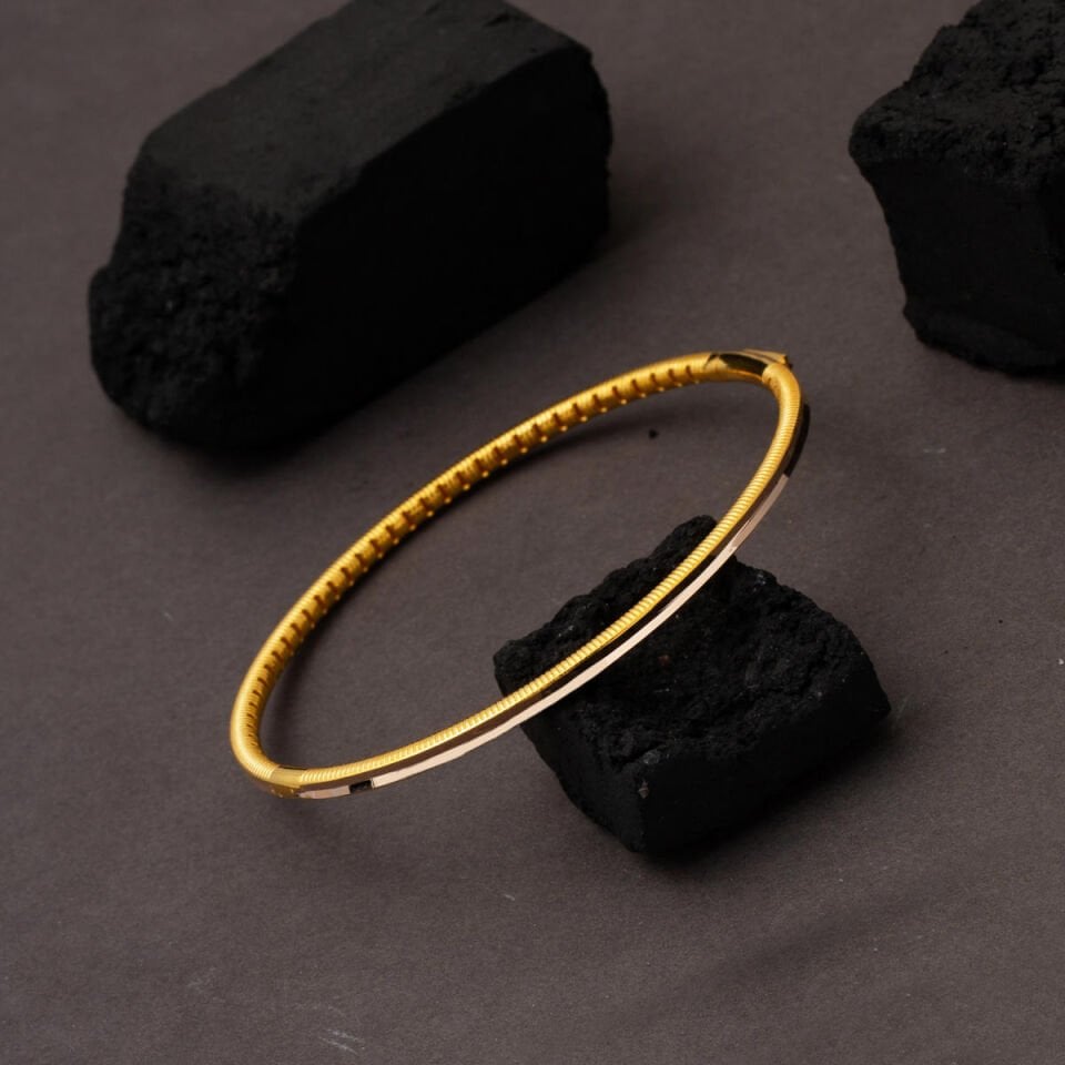 Ajda Model Spor Altın Kelepçe Bileklik