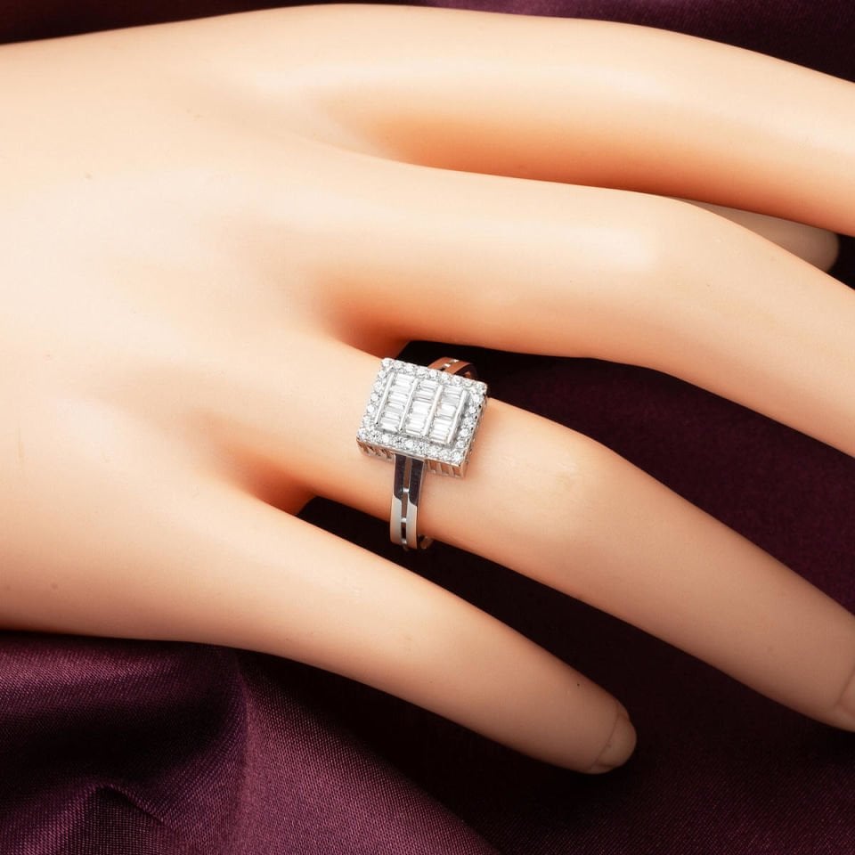 Beyaz Altın Baget Taşlı Spor Set