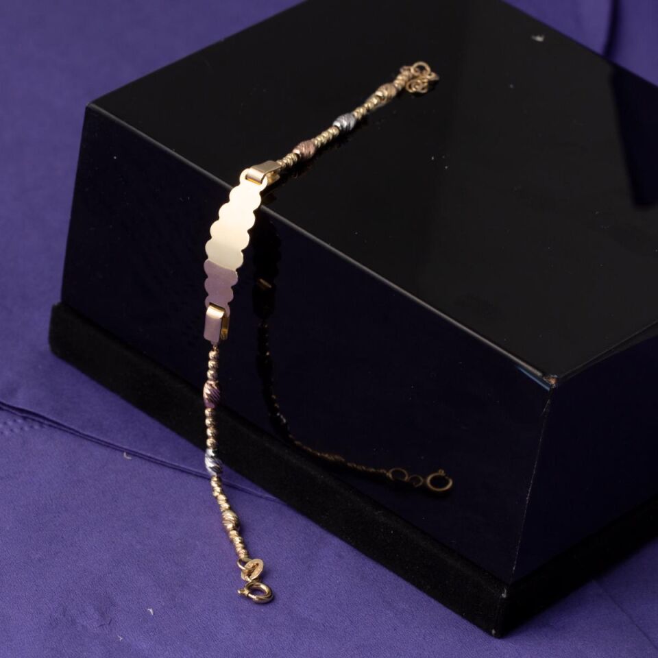 Favori İsimlikli Altın Bebek Bilekliği